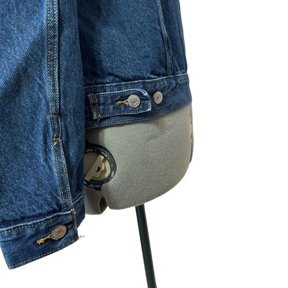 Levi's NWT Sz L Dark Indigo Ex Boyfriend Trucker Denim Jean Jacket - Picture 11 of 11